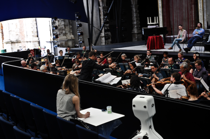 Collaboration with Opera Holland Park, London: the maestro in action at rehearsals during a Puccini production