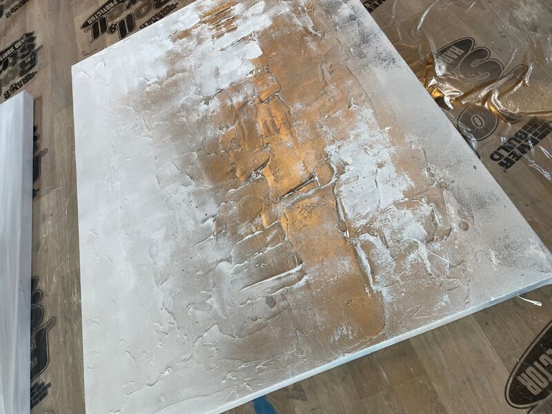 soft gold/white textured