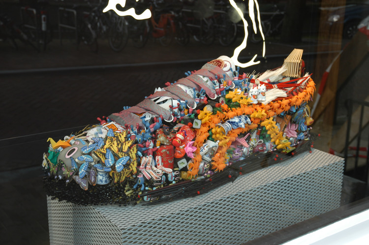 Shoe shop window display