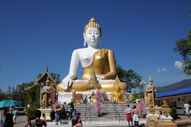 Giant statue of the Buddha at Wat Phra That Doi Kham