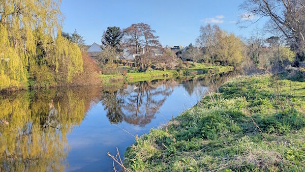 Beautiful day on the River Tyne Haddington
