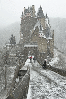Towards Burg Eltz in Snow