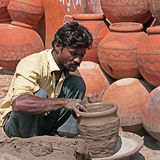 Village Potter Madlav