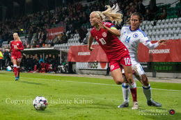 WMS NT, Denmark vs. Bosnia and Herzegovina, Viborg 2019. Pernille Harder cheating the BIH defense