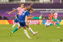 Niamh Charles (#21 Chelsea) with a shot in the UEFA Women's Champions League Final, Chelsea vs. FC Barcelona