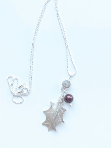 Holly Necklace with Pearl Bead