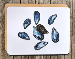 Mussel shells chopping board