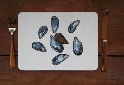 Mussel shells placemat