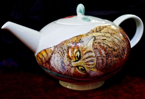 Cat Portraits onto Teapots