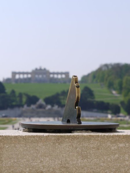 Sonnenuhr Schloss Schönbrunn