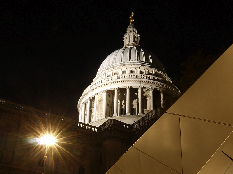 St Paul's and Tourist Centre