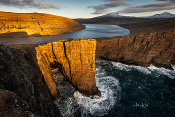 Winter dawn at Sorvagsvatn, Faroe islands