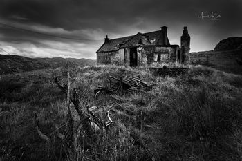 Final resting place, Harris