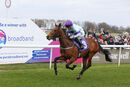Race 1 - Rousing Encore (3)