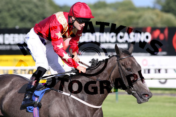 Race 3 - Stewardess (12)