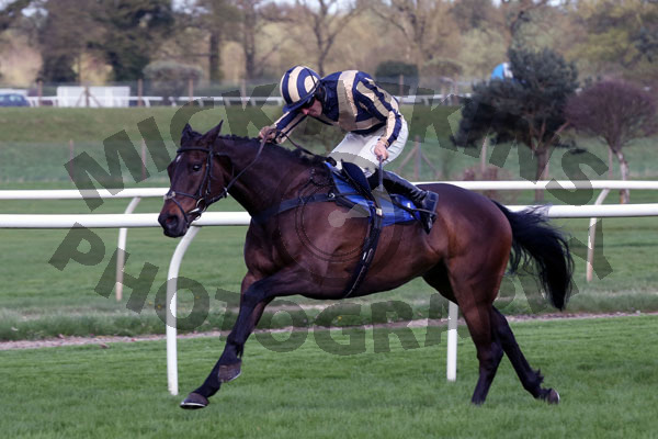 Race 5 - Otter Moon (8)