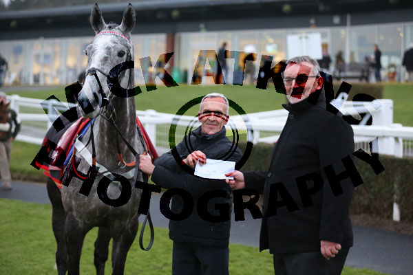 Race 6 (2) - Best Turned Out