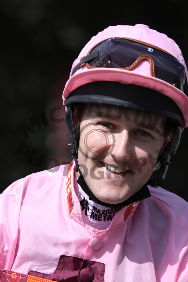 QUEALLY Tom (1)