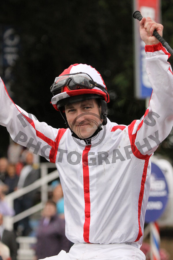 QUEALLY Tom (2)
