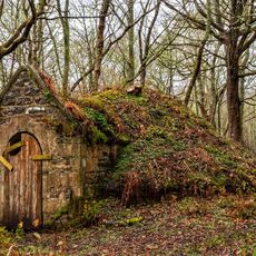 "Hobbits House"