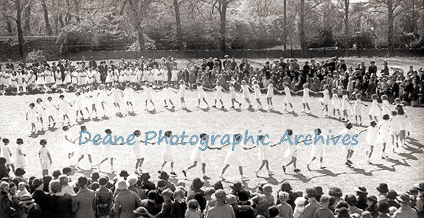 Girls in a circle unknown Venue Charles Toms ph