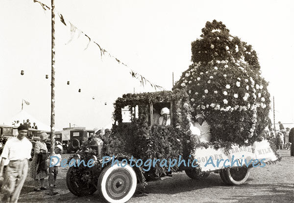 At the Battle of Flowers Port Soif CH Toms ph
