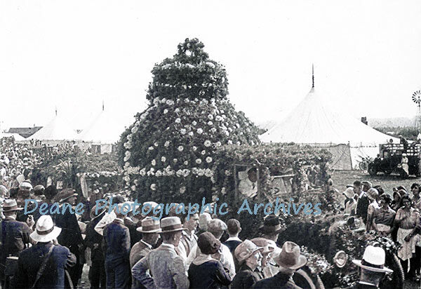 At the Battle of Flowers Port Soif CH Toms ph enhanced