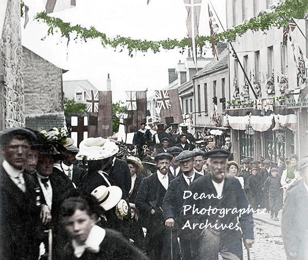 Coronation Celebrations June 1911 Victoria Street-Alderney zoom2000 enhanced