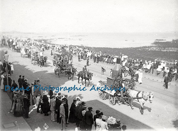Parade along the North Esplanade