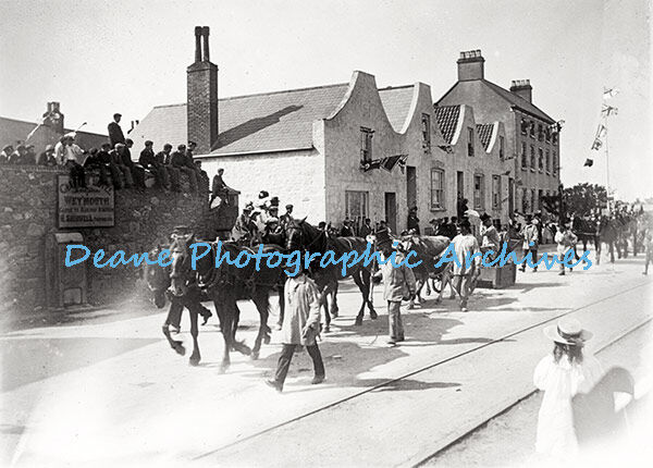 2025-11-25-0011-Parade-La-Grande-Cherrue