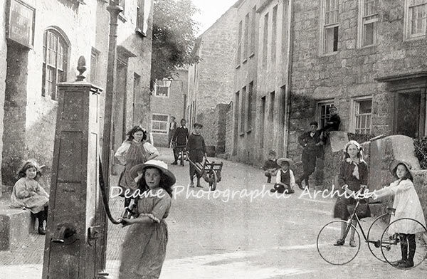 Sauchet Lane Alderney zoom 1