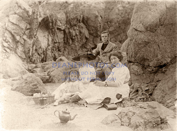 Tea at Moulin Huet July 1912