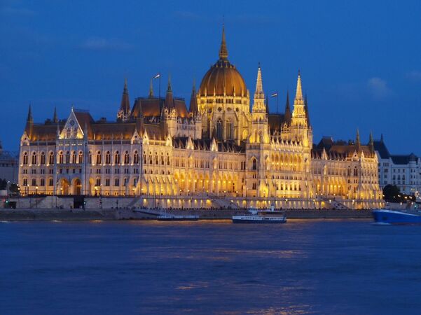 Hungarian Parliament - Sue Rosner