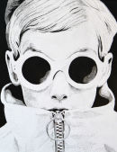 TWIGGY GLASSES - CLOSE UP