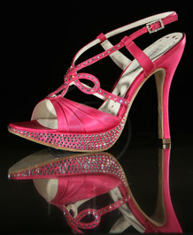 Magenta shoe. Advertising.