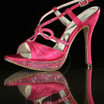 Magenta shoe. Advertising.