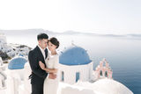 asian engagement photo session in santorini