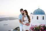 honeymoon couple photo session in santorini greece