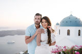 honeymoon couple photo session in santorini greece