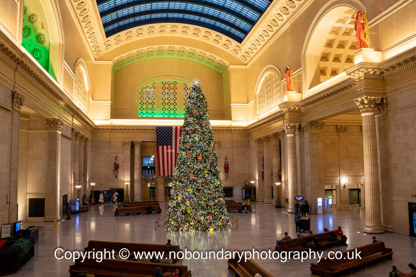 Christmas Tree in the Great Hall, Chicago Union Station