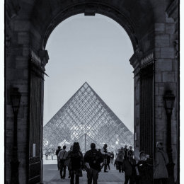 Louvre 9