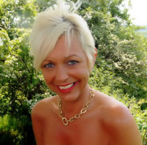 Georgie - Happy nudist