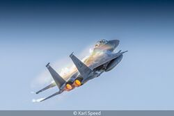 F15 Creating Rainbow Vapour