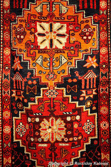 TRADITIONAL KURDISH RUG