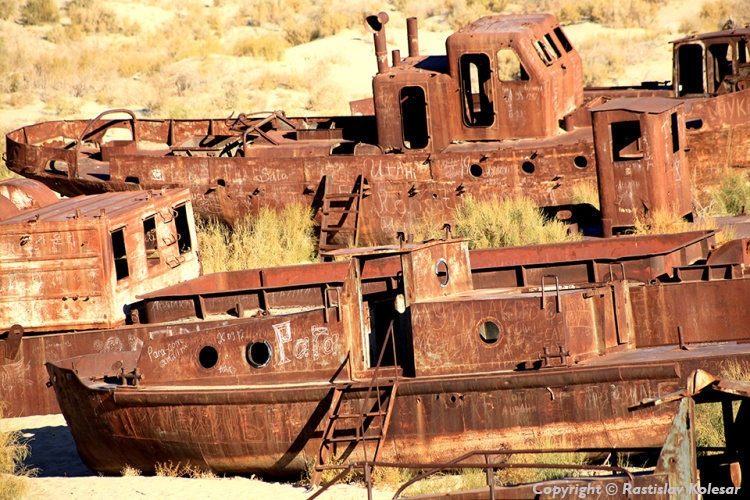 SHIPS GRAVEYARD