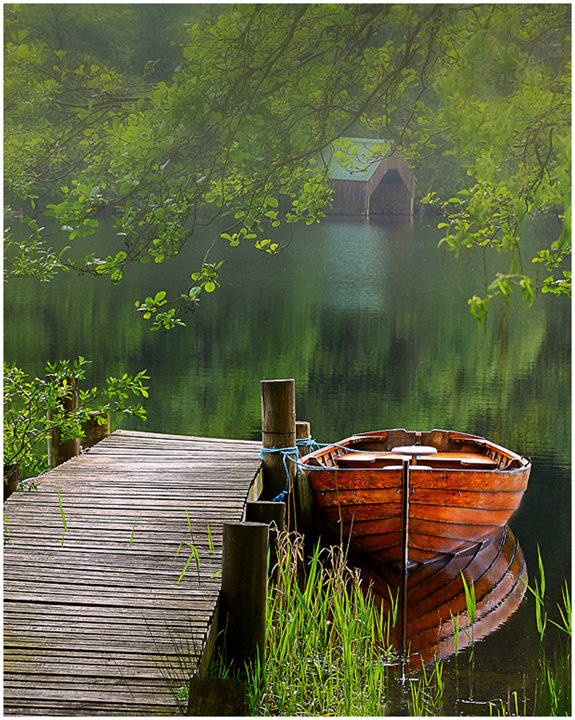 Boat & Boathouse Loch Ard