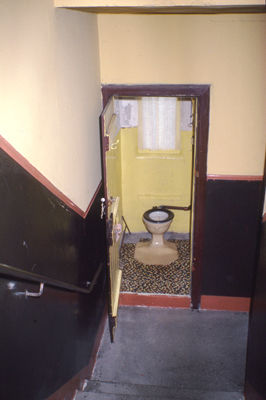 Stairhead Toilet 7 Howard Street