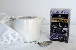 Earl Grey loose leaf tea in cardboard packet