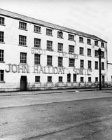 124 Hallidays in Quay Street after closure