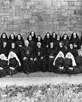 86 Cardinal Conway with Convent of Mercy nuns 1970's